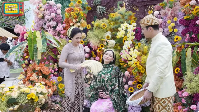 6 Potret Kebaya Maia Estianty di 7 Bulanan Alyssa Daguise, Modern Klasik Memukau