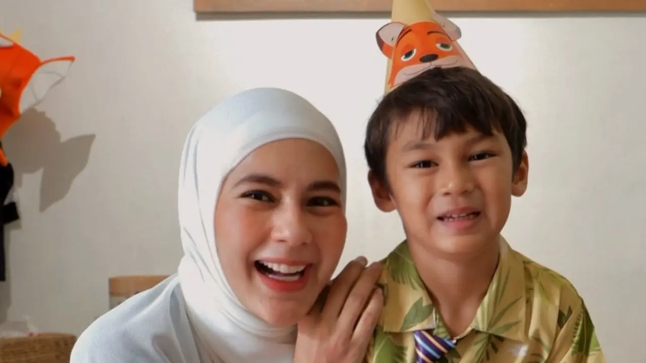 Penampilan Paula Verhoeven saat Rayakan Ulang Tahun ke-6 Putra Pertamanya, Kiano di Sekolah. [@paula_verhoeven]