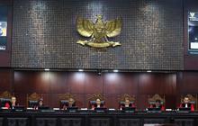 VIDEO: Pandangan Kritis Saldi Isra Tegas Beda Pendapat Putusan Sengketa Pilpres 2024