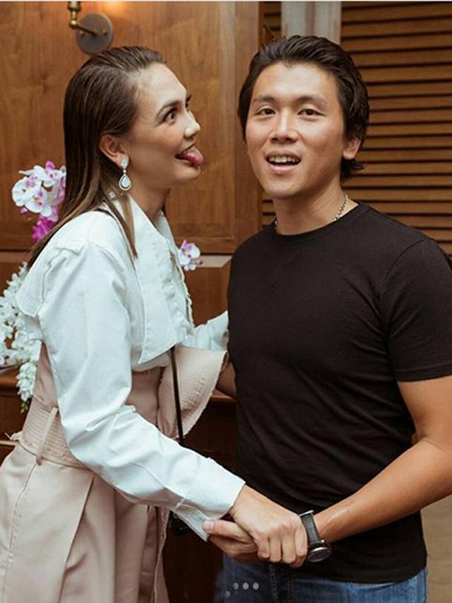 [Bintang] Luna Maya dan Reino Barack