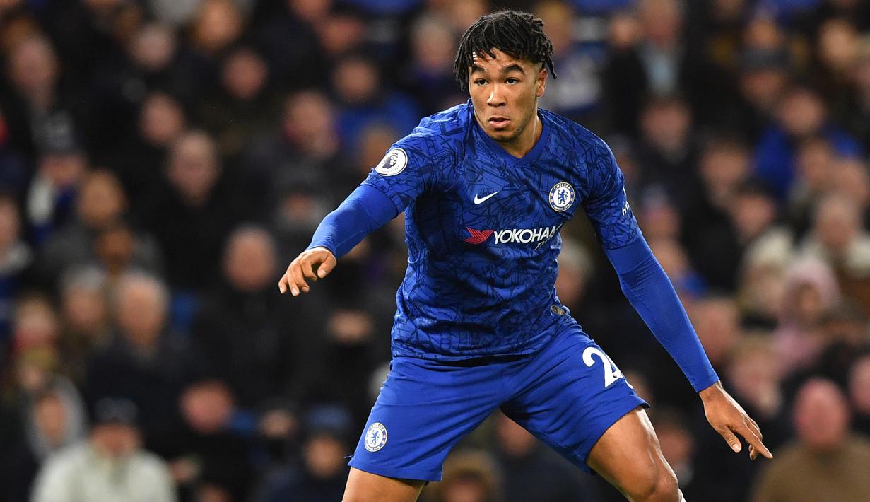 2. Reece James (Chelsea) - James mampu menunjukkan performa yang cukup mengesankan bersama Chelsea. Dari 22 penampilan, bek 20 tahun ini mencetak dua gol dan empat assist. (AFP/Ben Stansall)