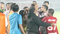 Partai Indonesia Soccer Championship B di Grup 6 berlangsung ketat.