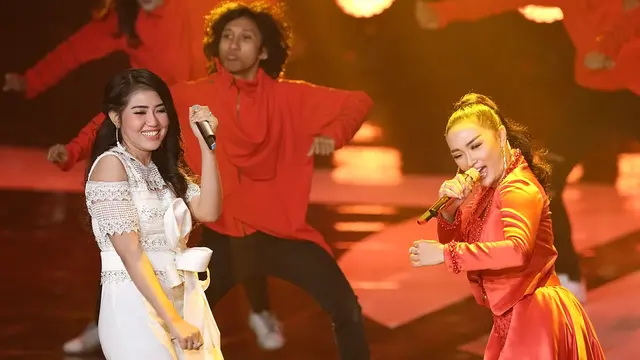 [Bintang] Via Vallen dan Zaskia Gotik