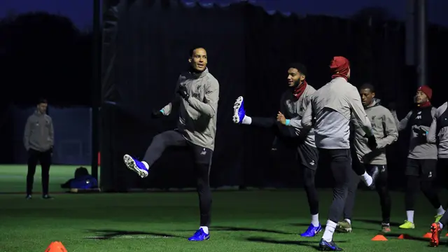Intip Latihan Pemain Liverpool Jelang Hadapi Napoli