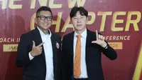 Shin Tae-yong resmi diperkenalkan sebagai pelatih Persija Jakarta di Jakarta International Stadium, Senin (8/6/2026) siang WIB. (Bola.com/Muhammad Iqbal Ichsan)