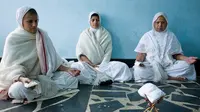 5 Agama Populer yang Mungkin Tak Pernah Kita Dengar