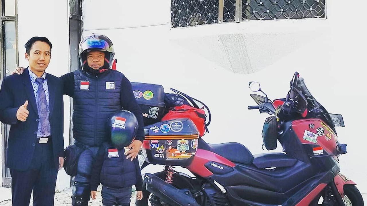 Pria Ini Turing Naik Yamaha NMax Menuju Mekkah Bersama sang Anak (instagram @jejakpalmarjambi)