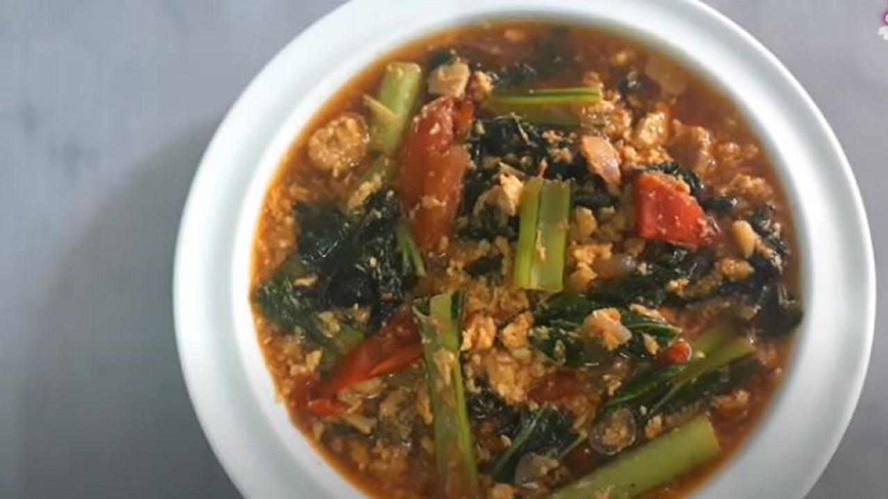 Tumis sawi hijau telur