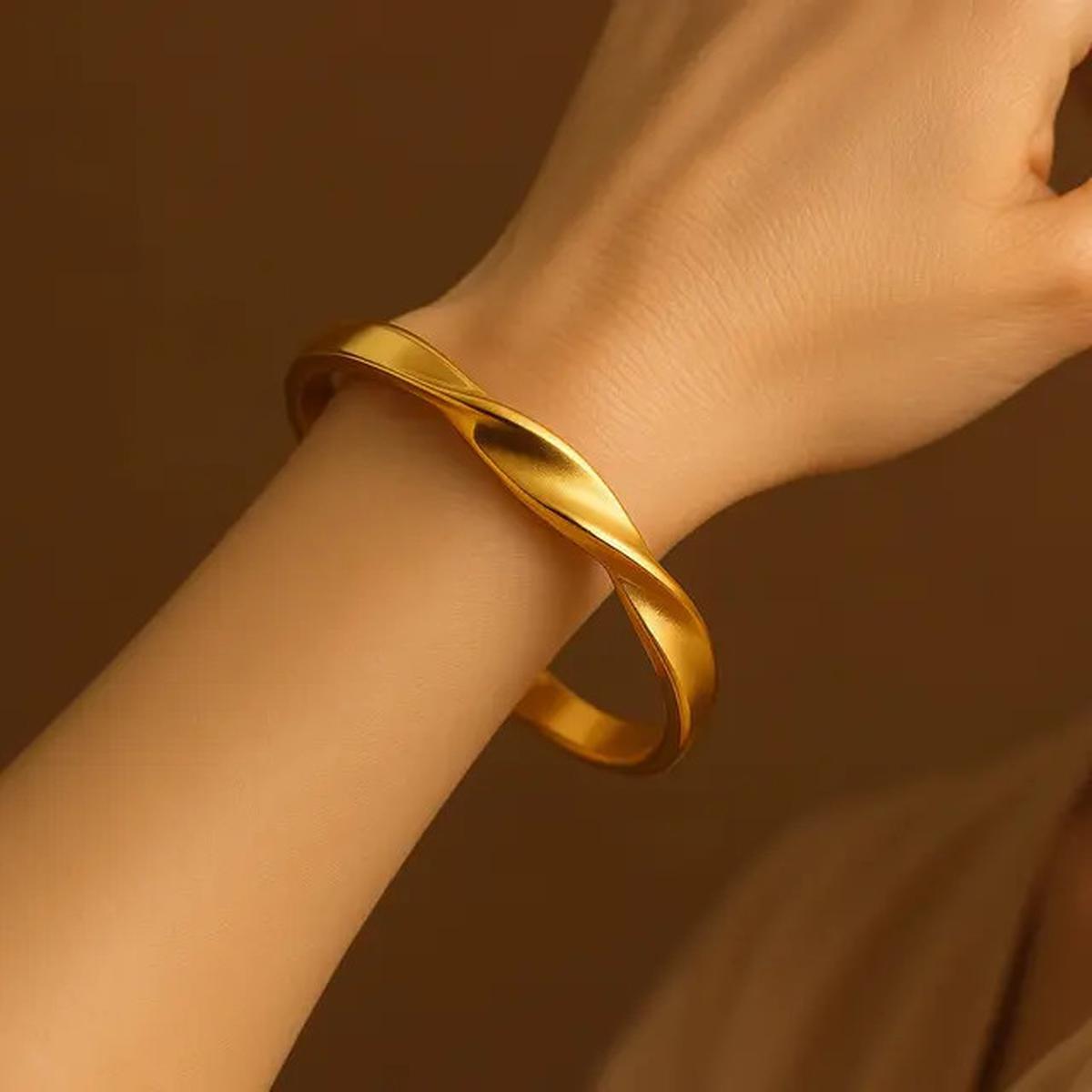 8 Desain Gelang Emas 24 Karat Kekinian 2025 yang Lagi Viral di Kalangan Ibu-Ibu
