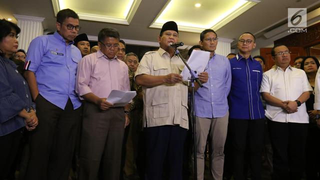 Senyum Prabowo-Sandi Terima Putusan MK