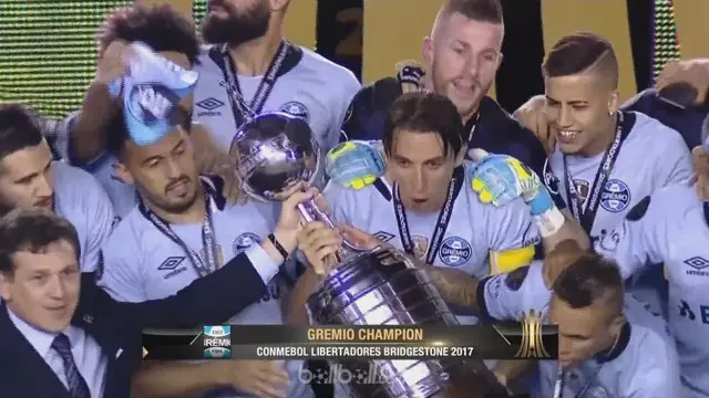 Berita video leg kedua final Copa Libertadores yang dimenangkan Gremio dengan skor 2-1. This video is presented by Ballball.