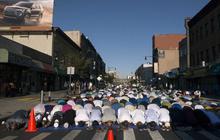 Kekhusyukan umat muslim di New York jalani ibadah salat Idul Adha
