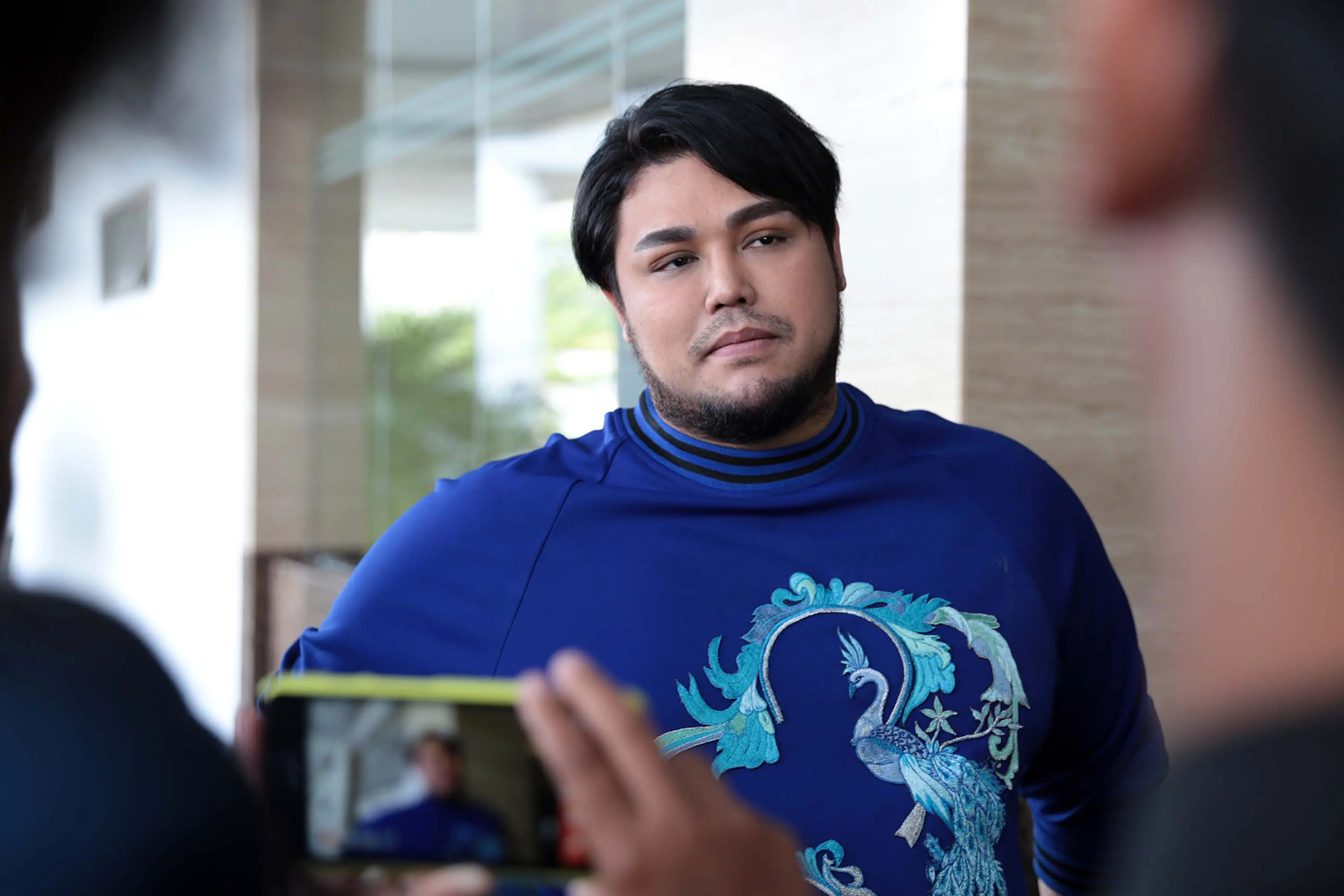 Kabar rencana tunangan dengan pelantun lagu Sambalado itu beredar dari Instagram. Ivan Gunawan mengunggah foto  bersama keluarganya saat sedang makan. (Deki Prayoga/Bintang.com)