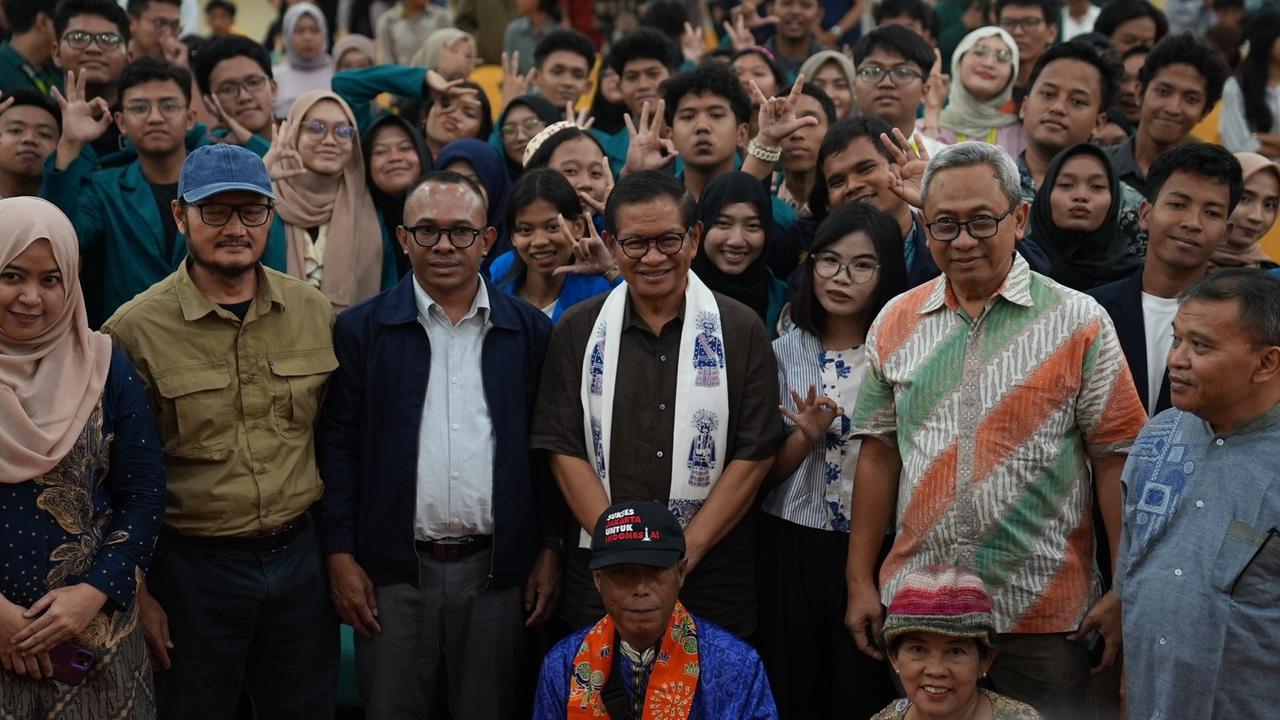 Pramono Anung menghadiri bedah buku Pramono Anung: Jakarta Menyala Sukses Mendunia