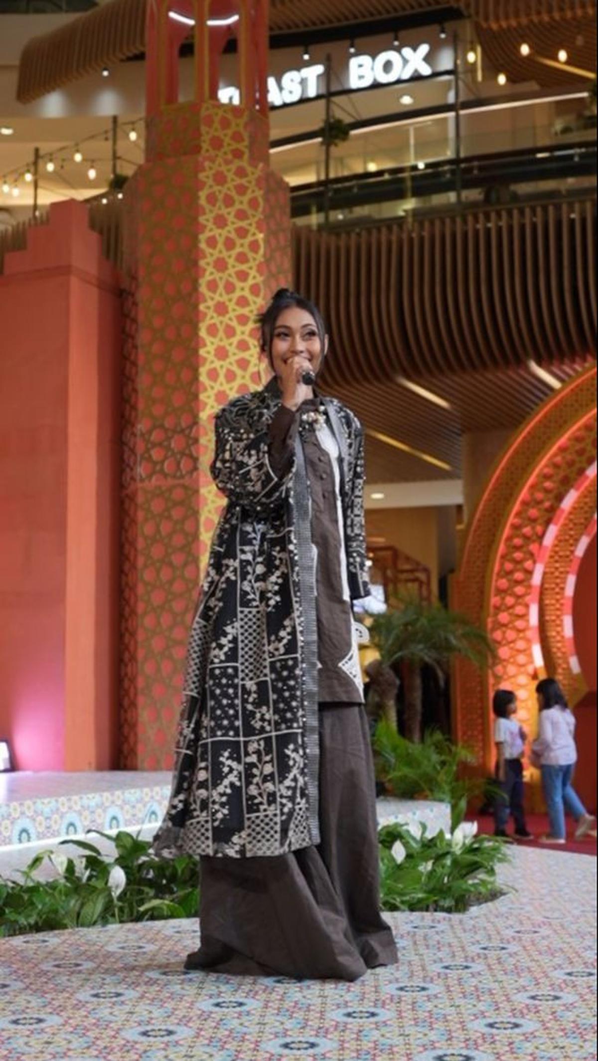 Fashion Show dan Penampilan Spesial