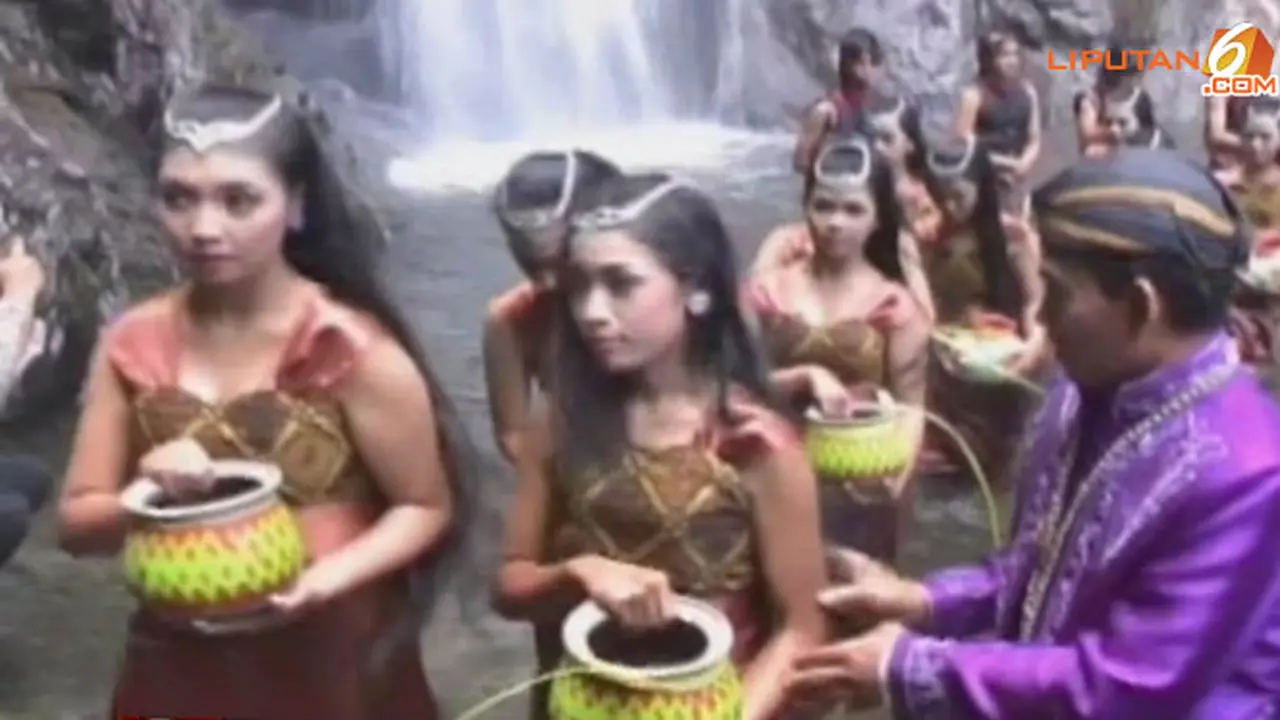 siraman-sedudo-131115a.jpg