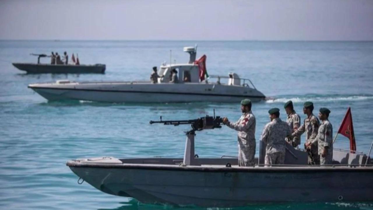 Trump Klaim Selat Hormuz Tetap Terbuka, Iran Umumkan Penutupan Kembali