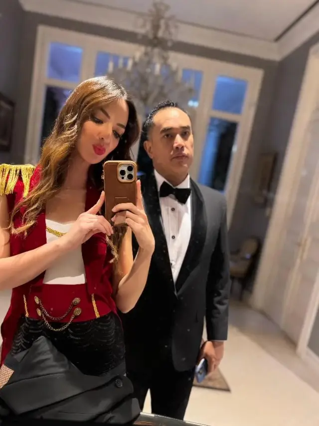 8 Adu Gaya Unik Seleb di Pesta Ultah Geng Aries 2024 Bertema Cabaret, Vidi Aldiano, Yuki Kato, hingga Bunga Citra Lestari