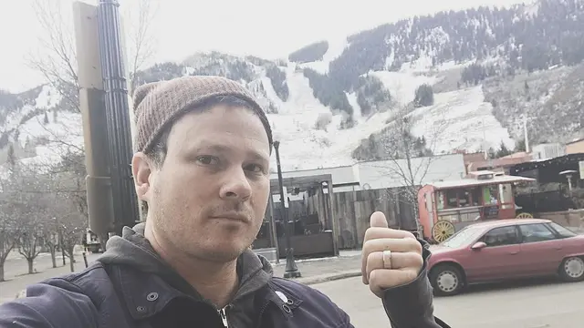 [Bintang] Tom DeLonge