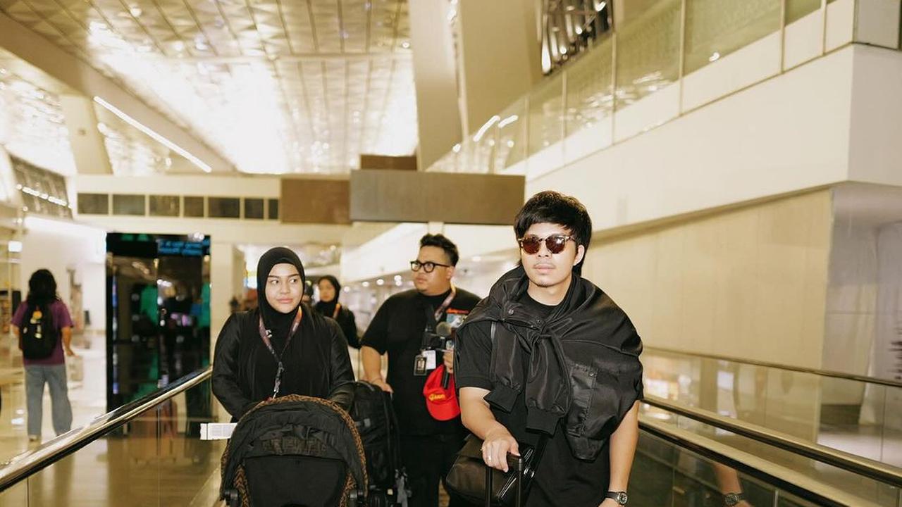 Atta Halilintar dan Aurel Hermansyah  Laksanakan Umroh Bersama, Jadi Kado Anniversary Terindah