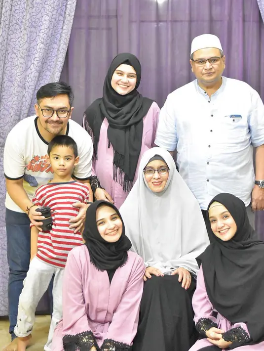 Sarah Shahab, Zee Zee Shahab (Instagram/zeezeeshahab)