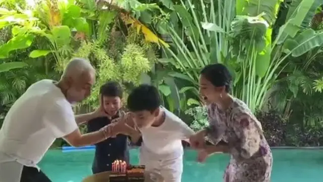 6 Momen Ulang Tahun Bunga Zainal yang ke-34 Tahun, Parasnya Dipuji Awet Muda