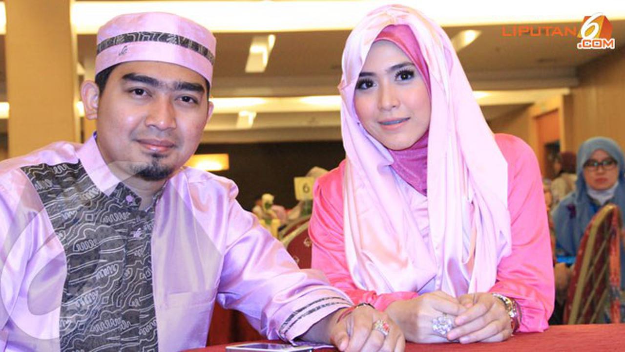 Ustad Solmed dan April Jasmine