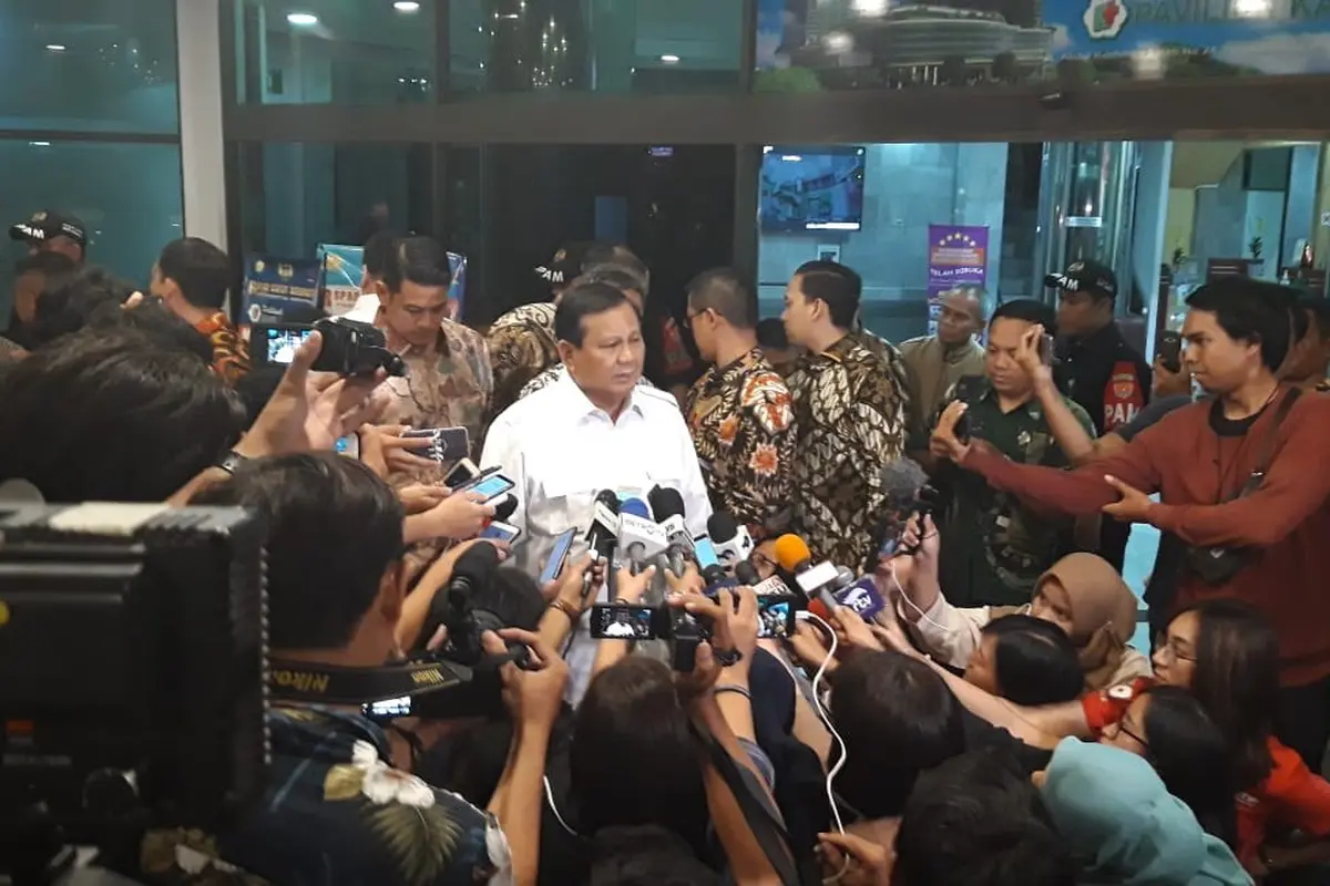 Prabowo Jenguk Wiranto