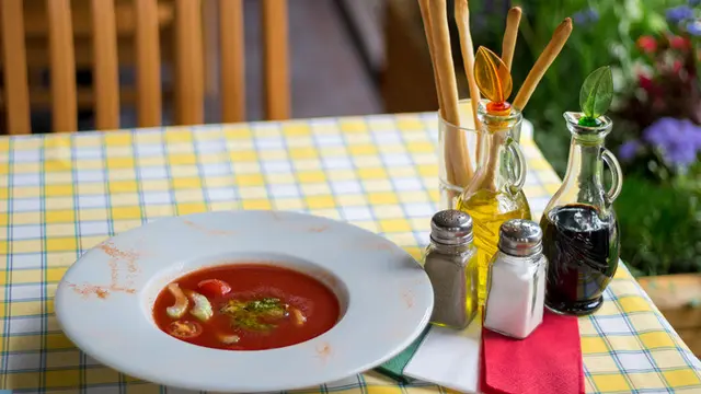 7 Etika Makan di Restoran, Perhatikan ketika Memulai dan Mengakhiri