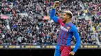 Ronald Araujo merupakan benteng kukuh Barcelona era Xavi Hernandez. Musim ini, Araujo sudah membuat 34 penampilan di semua kompetisi  dengan menyumbang empat gol dari penampilannya tersebut. (AFP/Josep Lago)