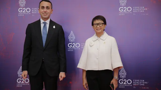 Menlu Retno Marsudi dan Menlu Italia Luigi Di Maio di acara Foreign Ministers' Meeting di G20 Bali. (Dok: Kemlu RI)