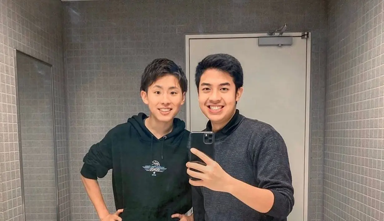 Selain itu meski Jerome Polin dan Tomohiro Yamashita mengambil jurusan yang berbeda, keduanya tetap selalu meluangkan waktu untuk bertemu. Kedua juga kerap saling membantu saat membuat konten YouTube. (Liputan6.com/IG/@jeromepolin)