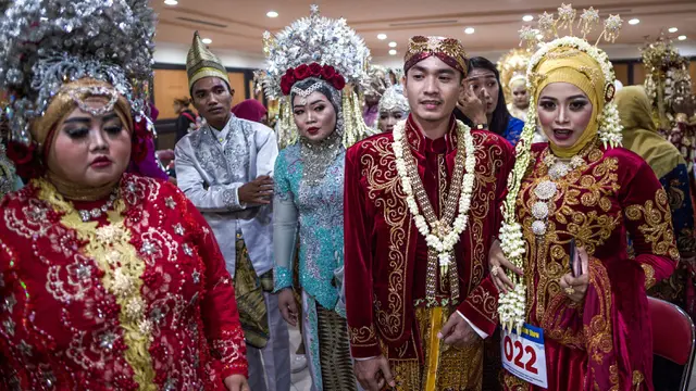 60 Pasangan Pengantin Ikut Nikah Massal di Surabaya
