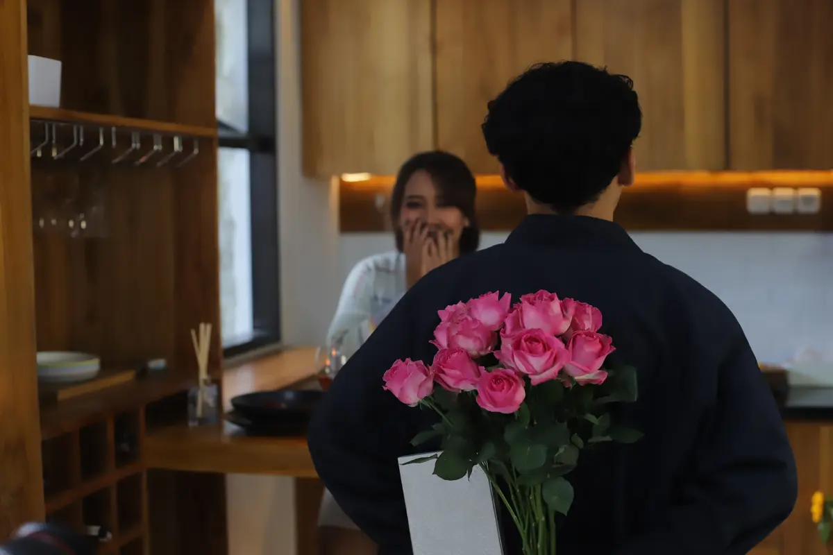 Rayakan Valentine dengan Cinta, Sesuaikan dengan Love Language Pasanganmu!