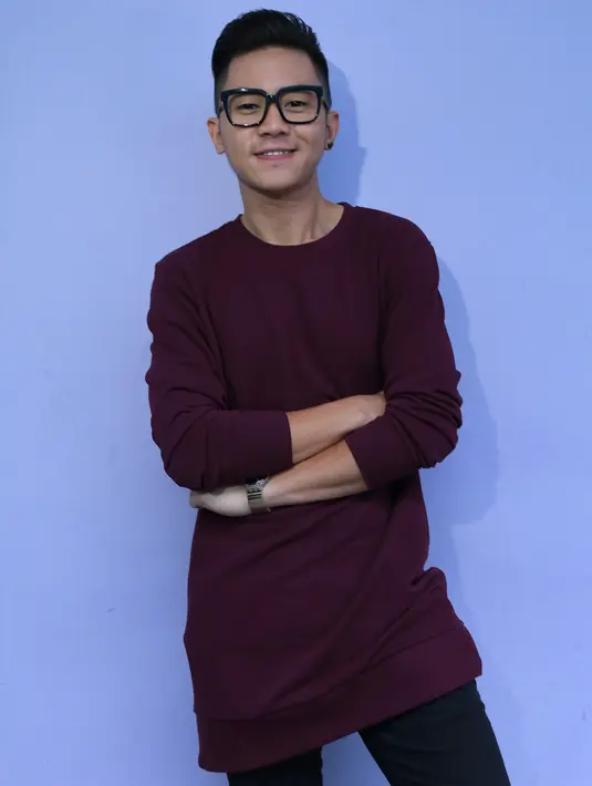 Tak dipungkiri jika sebenarnya Rafael SM*SH memang telah memiliki pemikiran untuk menikah. Namun diakuinya jika ia masih ingin mengutamakan keluarganya karena ia menjadi tanggungan keluarga saat ini. (Galih W. Satria/Bintang.com)