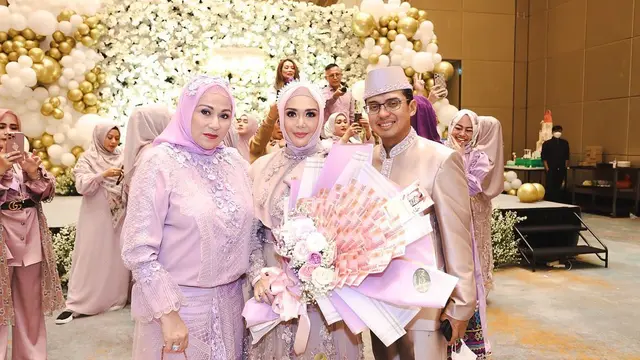 8 Potret Tasyakuran Ulang Tahun Eddies Adelia, Mewah Bertabur Bintang
