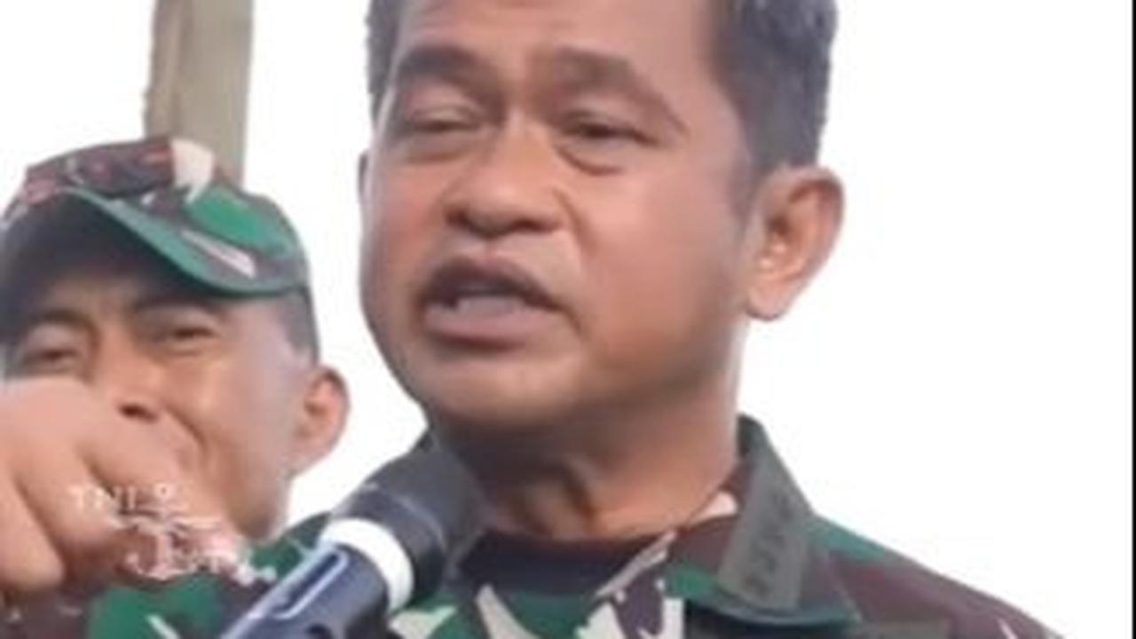 "Tadi saya datangnya pakai kapal ya. Apalagi nanti kan mungkin ribuan orang datang ke sini, nanti kisa bisa memberikan masukan ke orang-orang yang punya masalah dengan transportasi," sambungnya.
