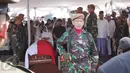 Suasana pemakaman pengacara senior Adnan Buyung Nasution di TPU Tanah Kusir, Jakarta, Kamis (24/9/2015). Adnan meninggal dunia pada Rabu (23/9) di RSPI setelah dirawat karena mengalami gangguan jantung dan ginjal. (Liputan6.com/Angga Yuniar)