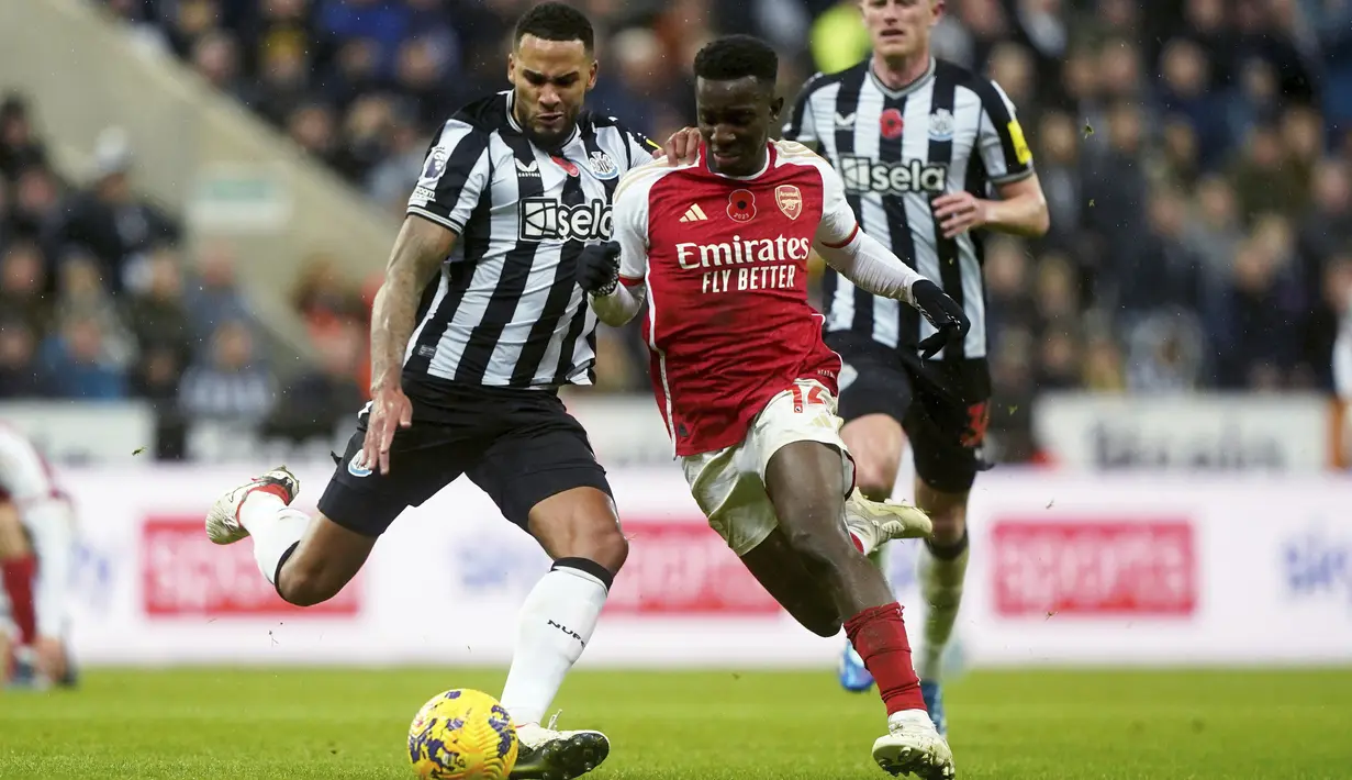 Sementara itu, kekalahan perdana yang diderita Arsenal membuat mereka tak beranjak dari posisi ketiga dengan poin 24. (Owen Humphreys/PA via AP)