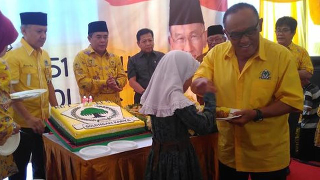 Sumringahnya Ical dan Djan Faridz kepengurusannya dimenangkan MA
