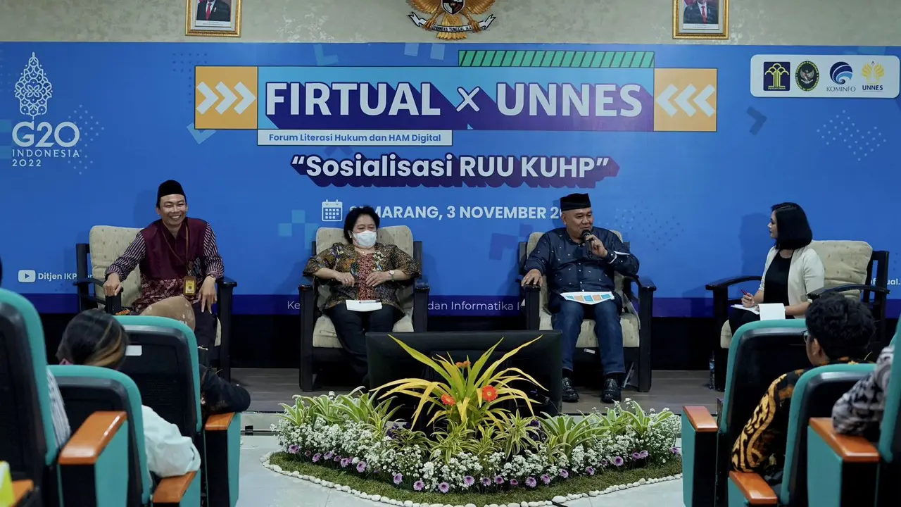 Forum Literasi Hukum dan HAM Digital (Firtual) bekerja sama dengan Universitas Negeri Semarang dengan tema “Sosialisasi Rancangan Undang-Undang Kitab Undang-Undang Hukum Pidana (RUU KUHP),” Kamis (3/11/2022).
