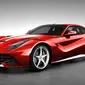  Ferrari F12 Berlinetta menggunakan corak beraksen merah-putih sebagai simbol bendera Singapura.