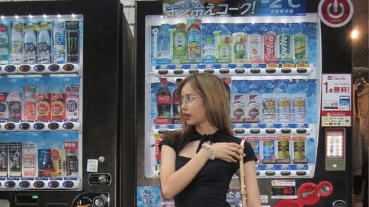 Ada Cairan Merah dari Telinga Lisa BLACKPINK Saat Liburan di Jepang, Fans Khawatir