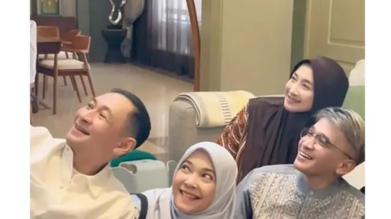 6 Potret Desy Ratnasari Halalbihalal Bareng Artis Lawas, Ruben Onsu Ikut Hadir