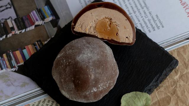 Mochi chocolate isi oreo