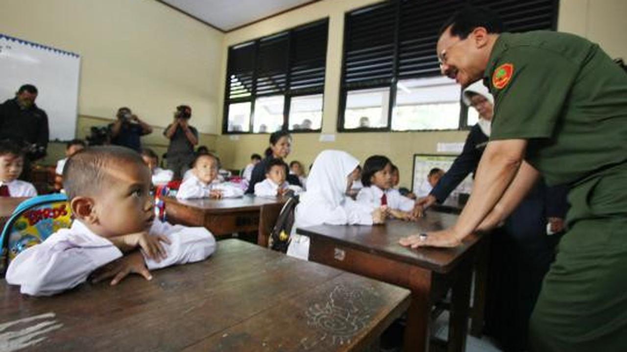 Foke keliling SD di Condet