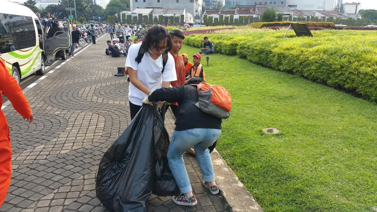 Demo 4 November di Tugu Tani