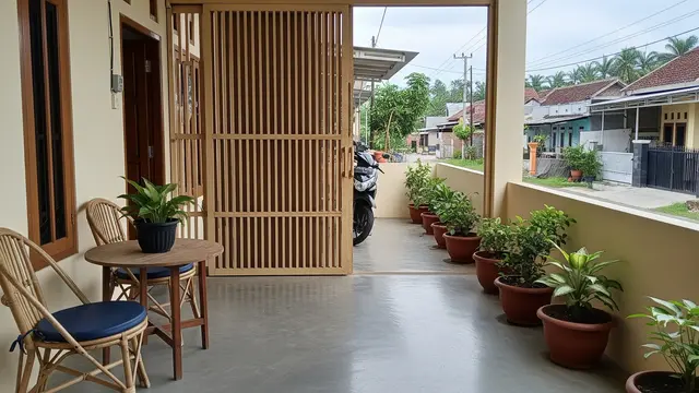 Desain Teras Rumah Sederhana yang Membuat Rumah Terasa Lebih Rapi dan Fungsional Model Teras dengan Sekat Sliding