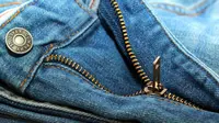 4 Tips Merawat Jeans Agar Tetap Awet dan Tidak Mudah Pudar