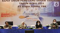 Direktur SDM PT Kimia Farma Tbk (KAEF) Dharma Syahputra, Direktur Keuangan dan Manajemen Risiko KAEF Lina Sari, Direktur Pemasaran, Riset &amp; Development KAEF Jasmine Karsono, dan Direktur Produksi dan Supply Chain KAEF Andi Prazos saat Rapat Umum Pemegang Saham Tahunan (RUPST) Tahun Buku 2021 di Jakarta, Rabu (11/5/2022). Hasil RUPST menyetujui pergantian Direktur Utama Verdi Budidarmo digantikan oleh David Utama. (Liputan6.com/HO/Rizal)